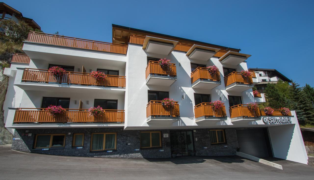 Haus Sattelblick Hotel Sankt Anton am Arlberg Bagian luar foto